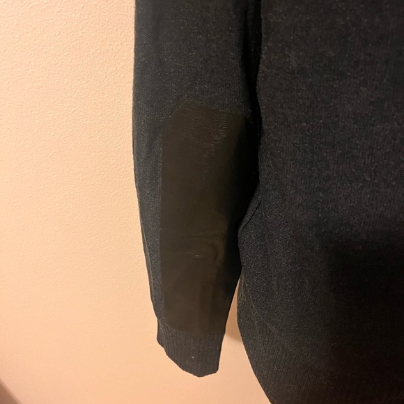 Banana Republic NWT black zip up sweater cotton w unique fake leather forearm. - Picture 4 of 5